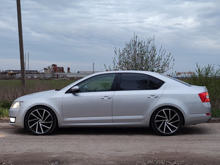 Octavia a7 FL 225 45 et45 5 112 57.1