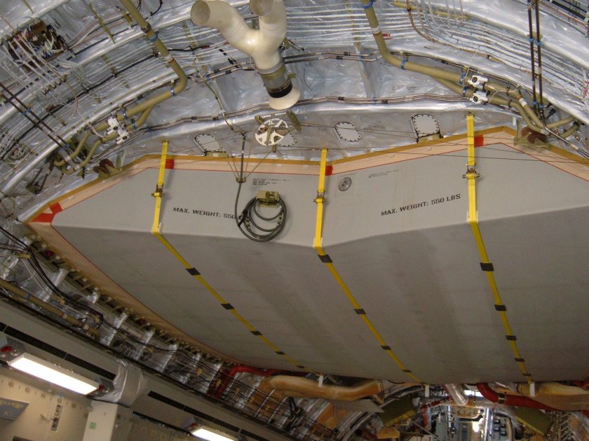 Топливный бак самолета Боинг 737