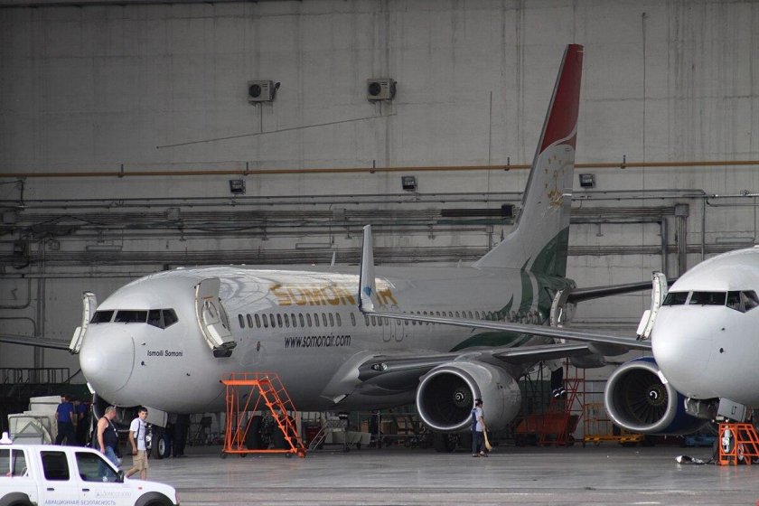 Боинг 737 сомон Эйр