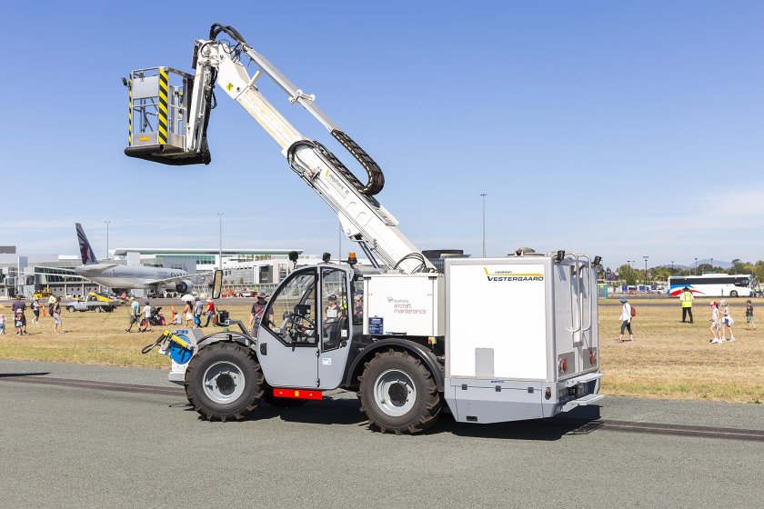 Противообледенительная машина Elephant Beta