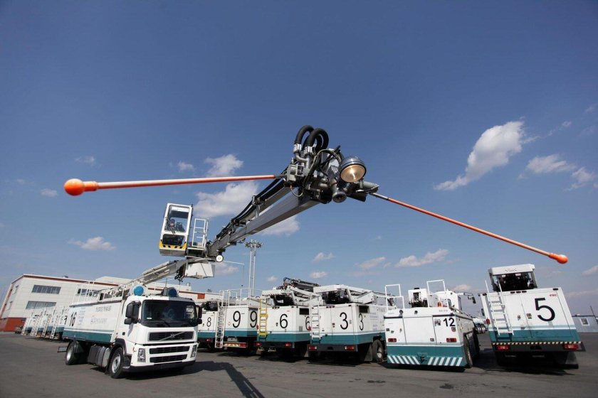 Противообледенительная машина Elephant Beta