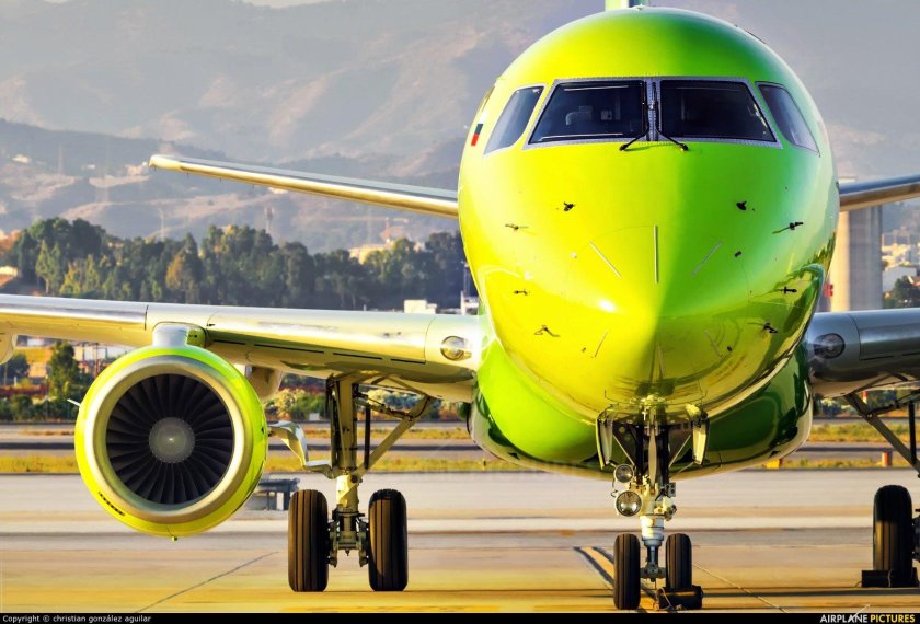 Зелёный самолёт s7