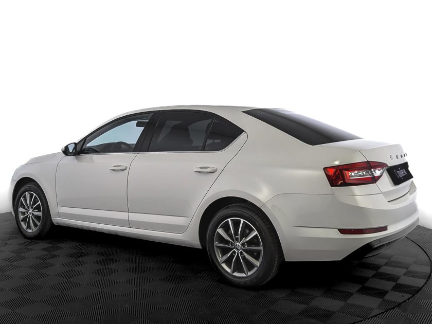 Белая шкода октавия