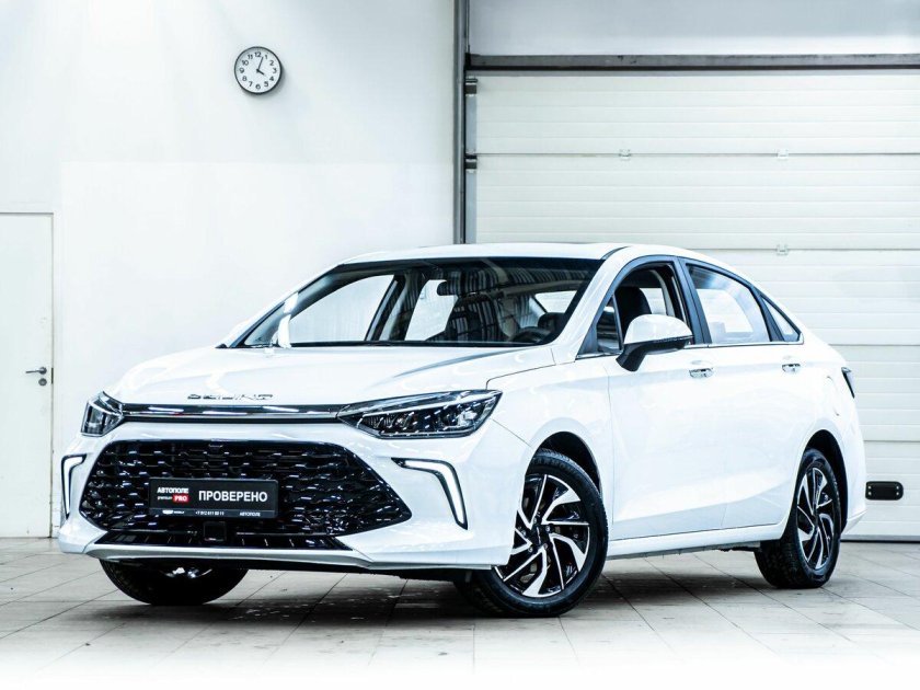 Baic u 5 plus машина