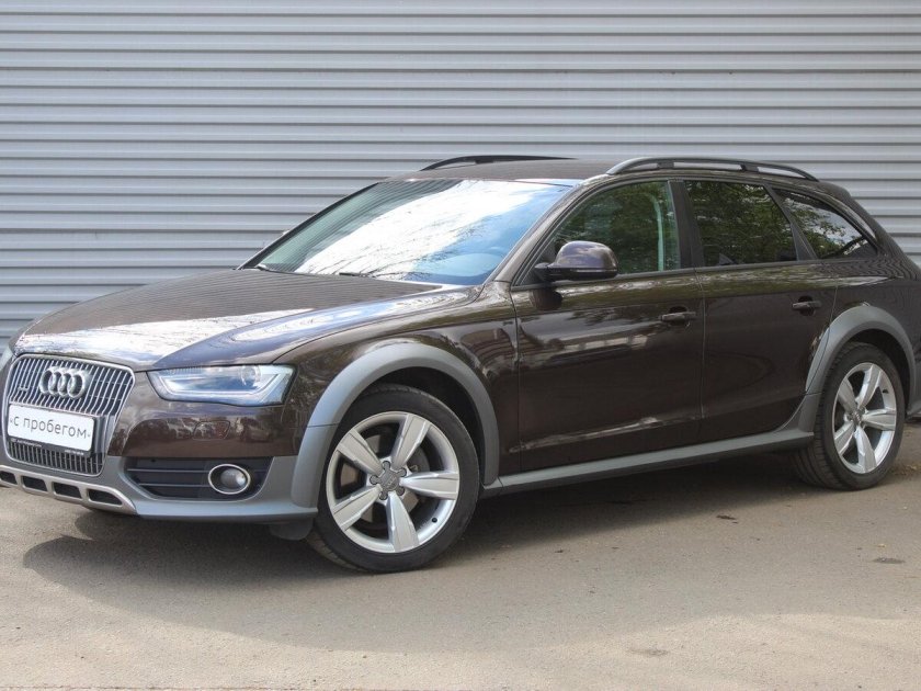 Ауди Олроуд 2013 белая