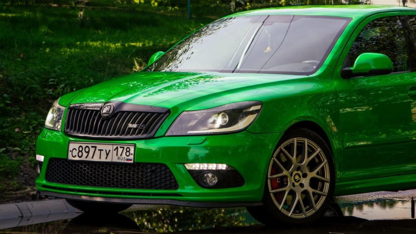Шкода Октавия 2024 Рестайлинг зеленый