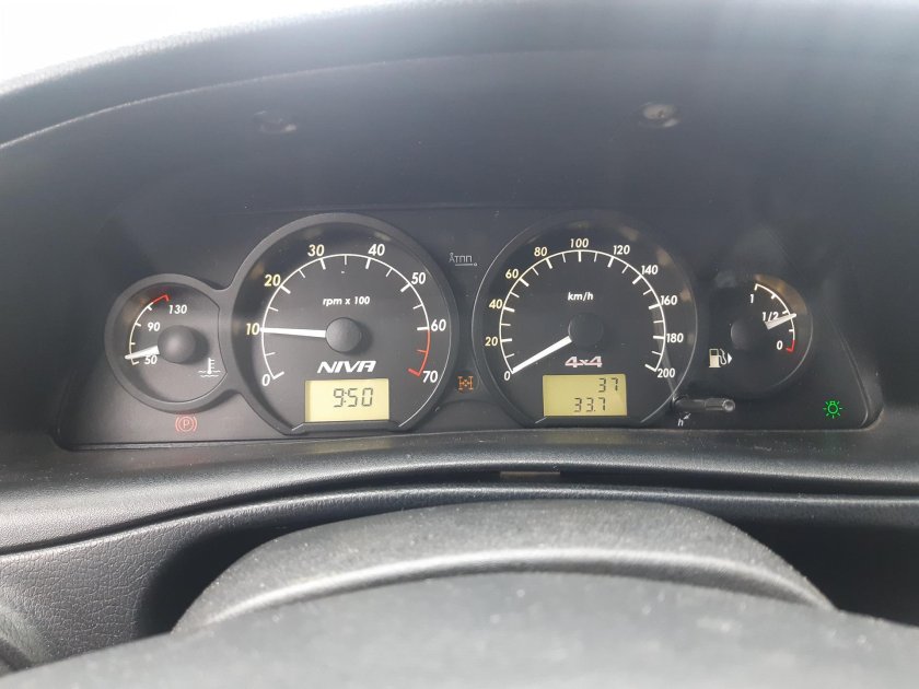 Приборная панель Нива Шевроле 2005