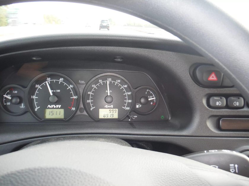 Приборная панель 2123 Нива Шевроле