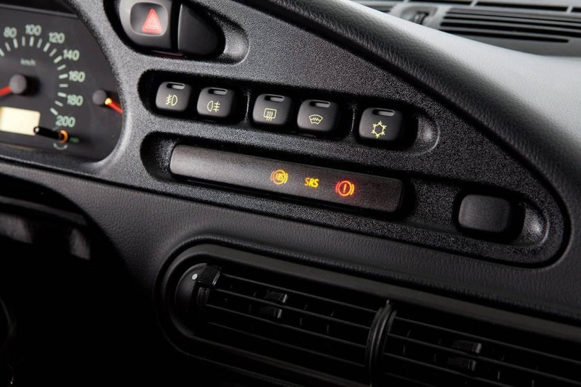 Панель Шеви Нива 2008