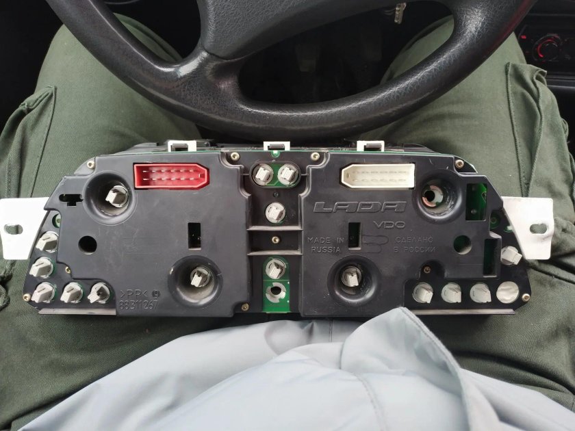 Приборная панель Нива Шевроле 2005 года