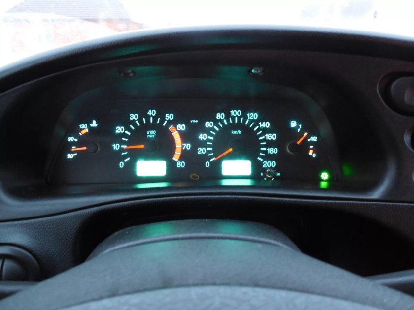 Приборная панель Chevrolet Niva