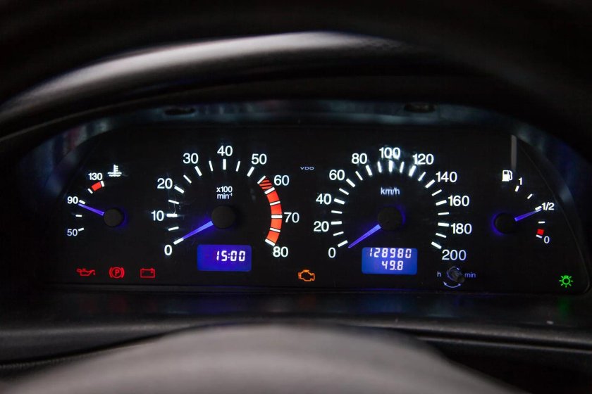 Панель приборов Шеви Нива