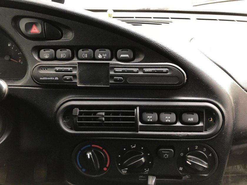 Панель управления приборов Нива Шевроле