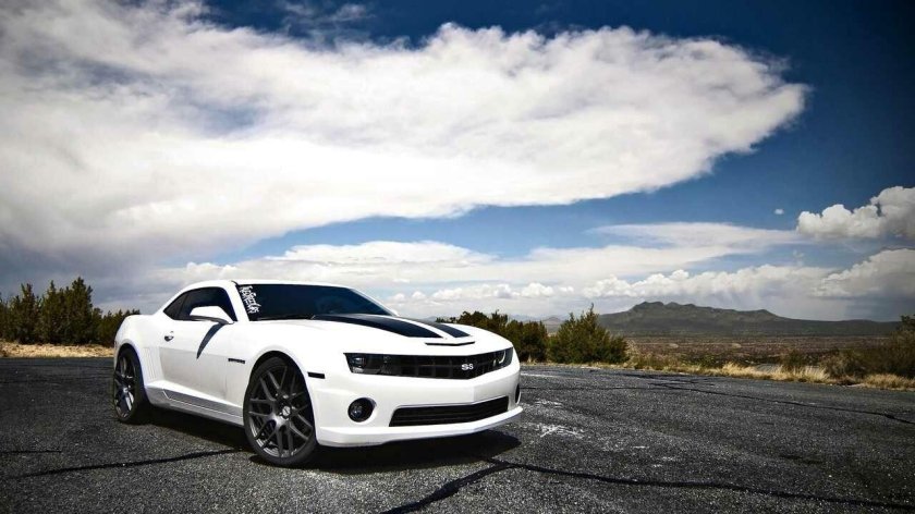 Шевроле Камаро белая
