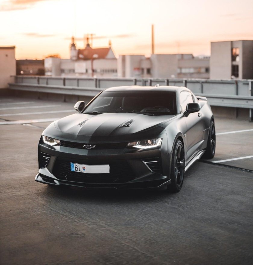 Шевроле Камаро серая