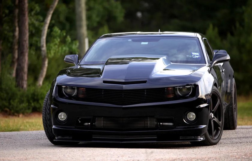 Шевроле Камаро черная