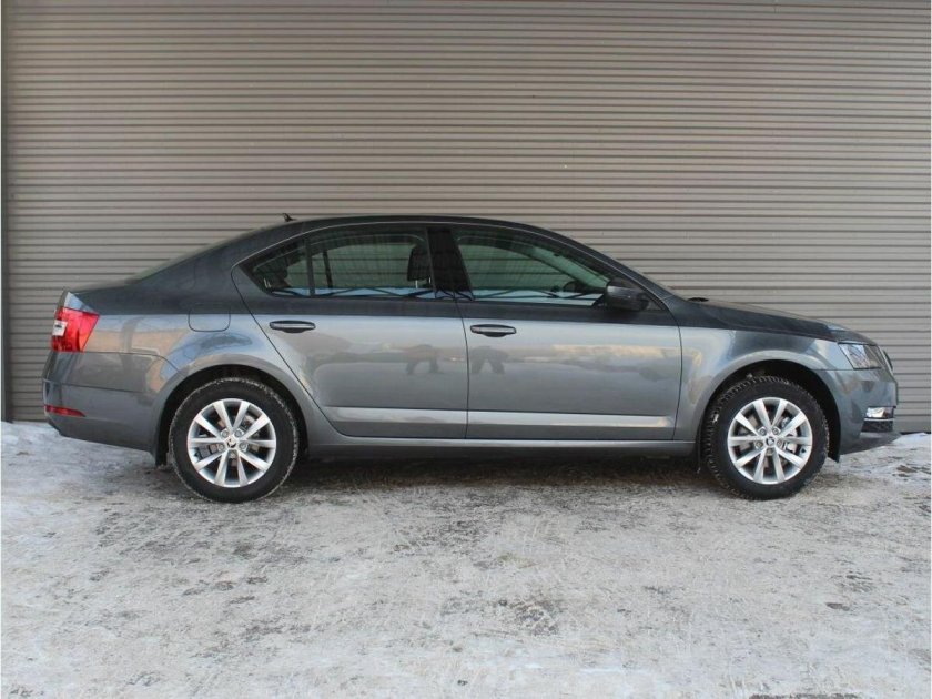 Шкода Октавия а8 серая