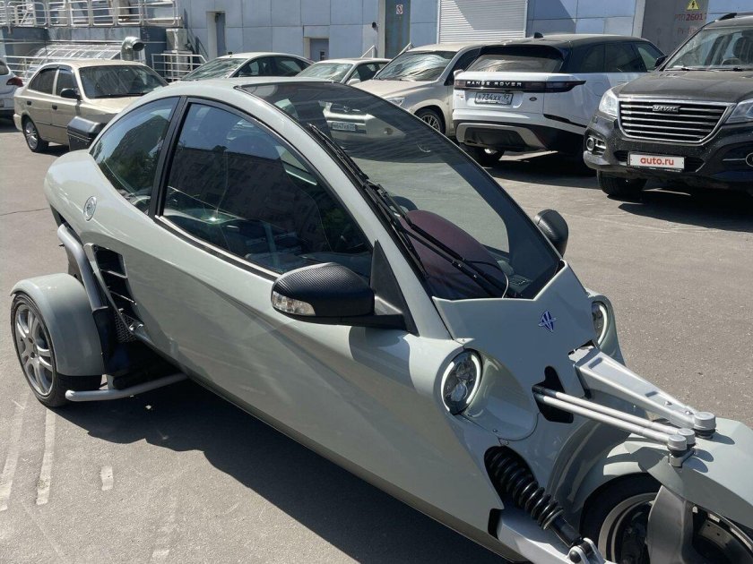 Трицикл carver one