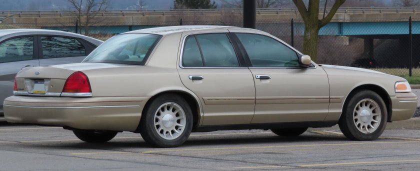 Ford crown victoria 2000