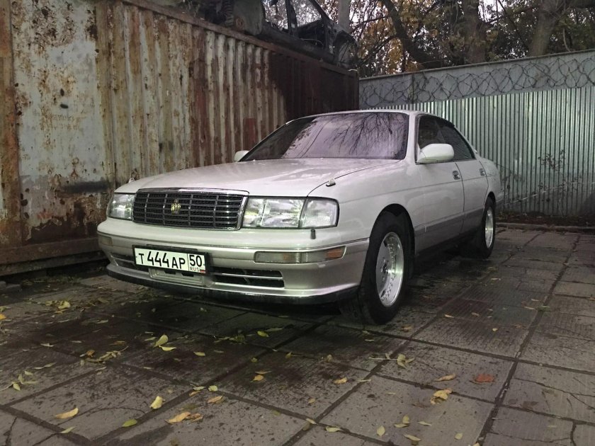 Toyota Crown 141