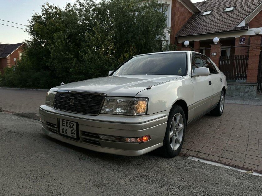 Toyota Crown 1998