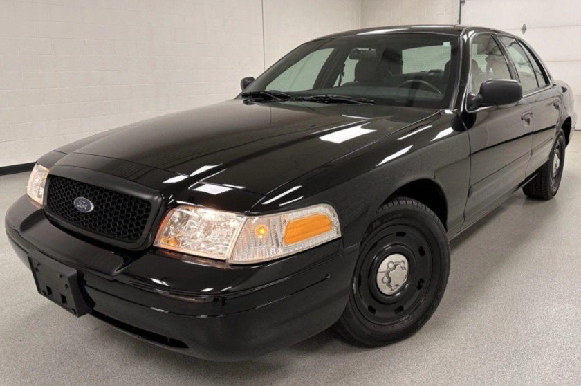 Ford Crown Victoria 2002