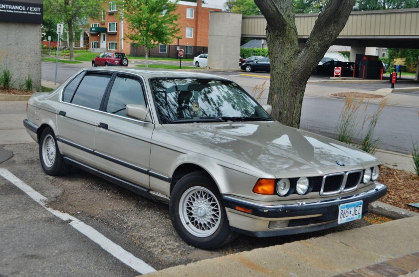 BMW 735 e32