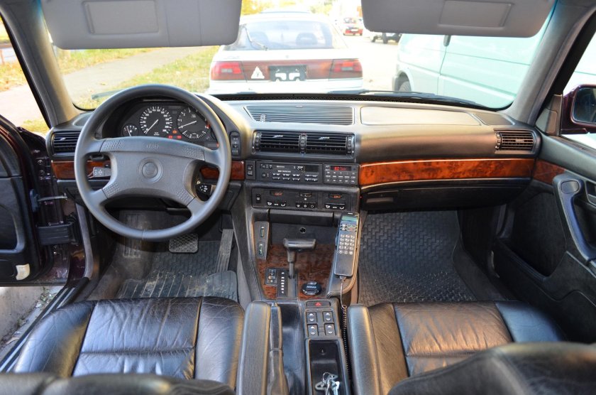 BMW e32 салон