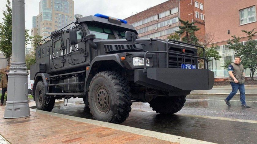 Броневик КАМАЗ-43501 патруль