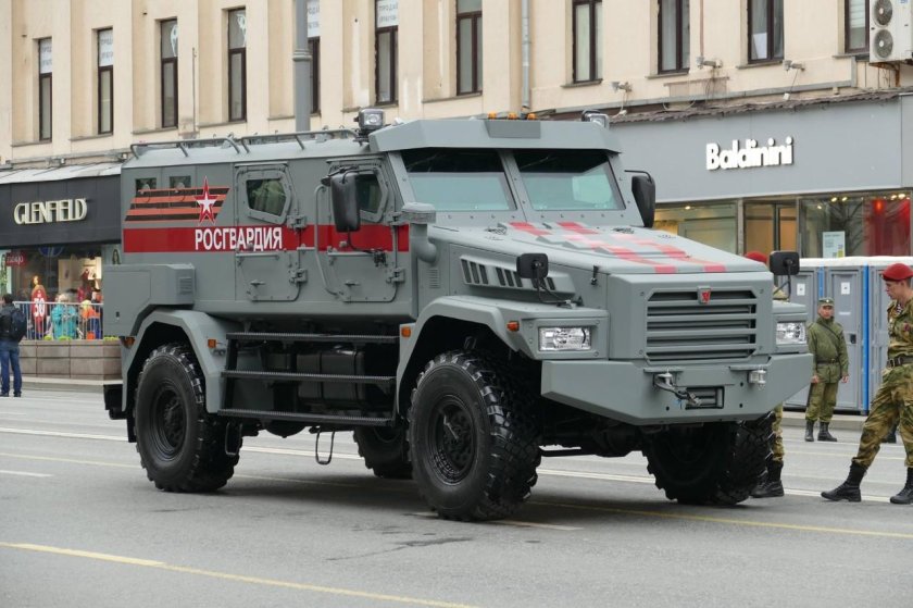 Броневик КАМАЗ-43501 патруль