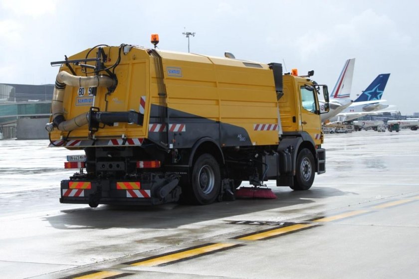 Вакуумно-подметальная машина Schmidt as990