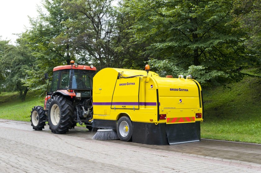 Бродвей уборочная машина