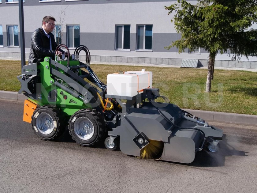 Щетка подметальная 303-770 000004 (для ZMC-2.0) лотковая 550*110 мм