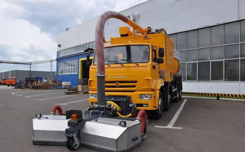 Подметально-уборочная машина