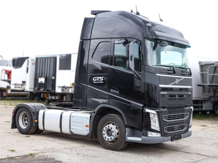 Тягач трейлер