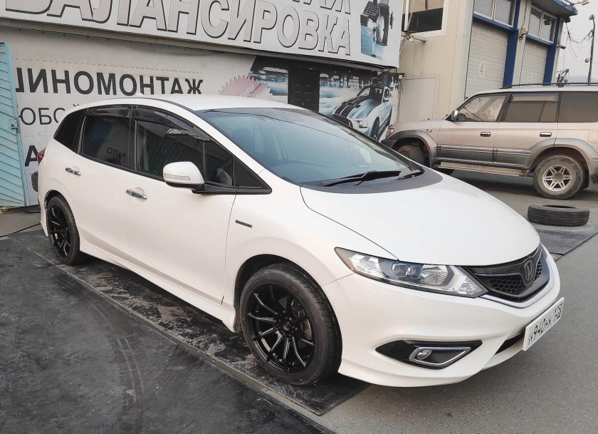Honda Jade