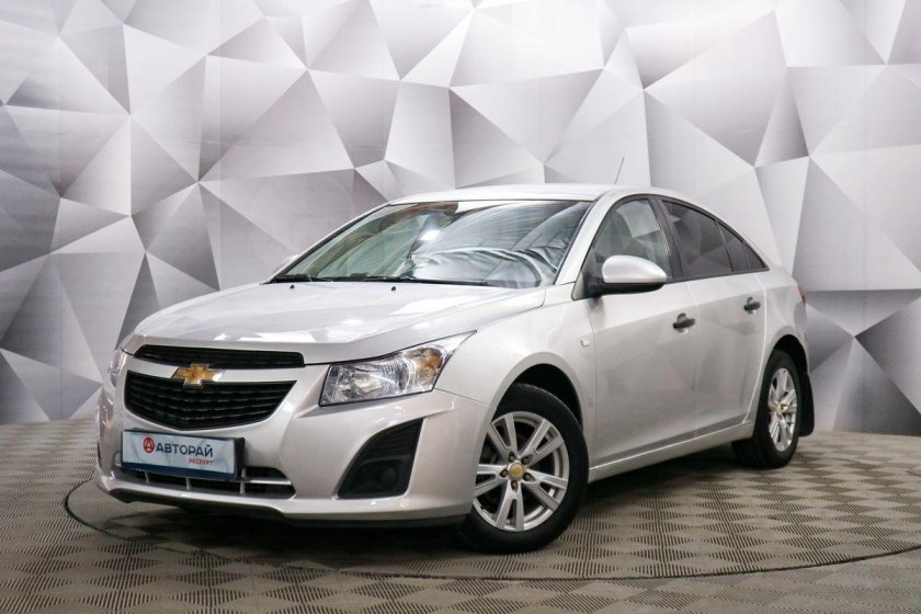 Шевроле Круз 2011 белая