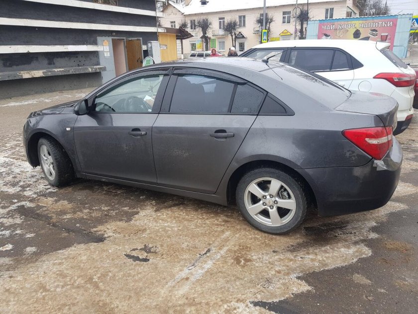 Chevrolet Cruze серый металлик