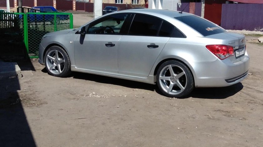 Шевроле Круз седан на r18