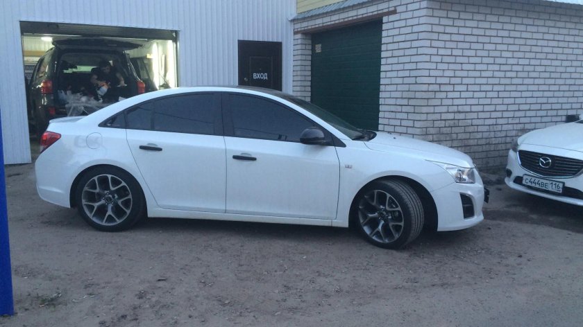 Шевроле Круз на 17 дисках от Опель Астра