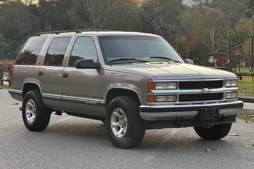 Chevrolet tahoe suburban 1990