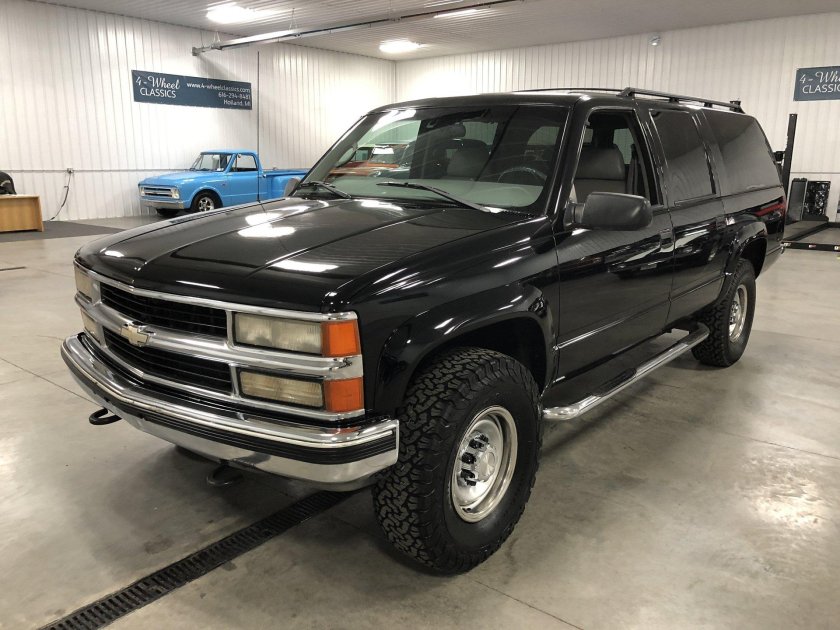 Chevrolet Suburban 1999