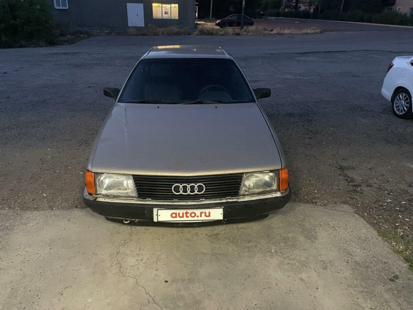 Ауди 100 1986г.