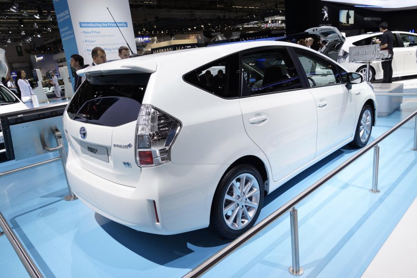Тойота Приус Plus