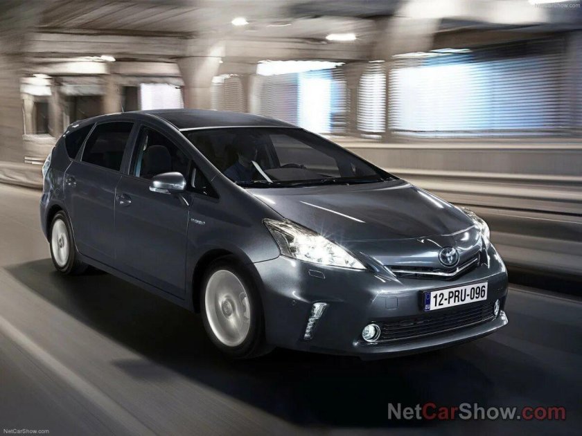 Toyota Prius Plus 2012