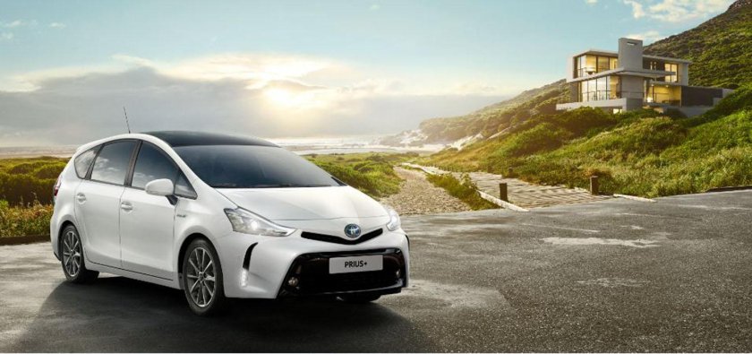 Toyota Prius Alpha 2017