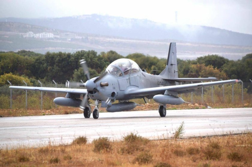 Embraer EMB 314 super Tucano самолет