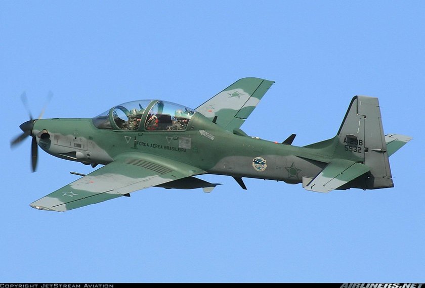 Штурмовики Embraer EMB-314 super Tucano