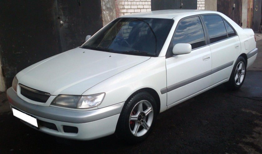 Тойота корона Премио 2000