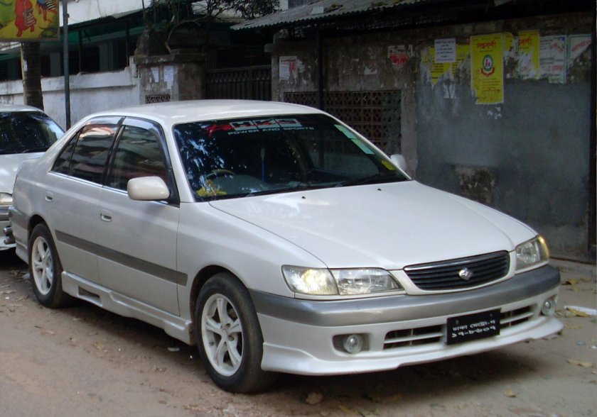 Тойота корона Премио 2000